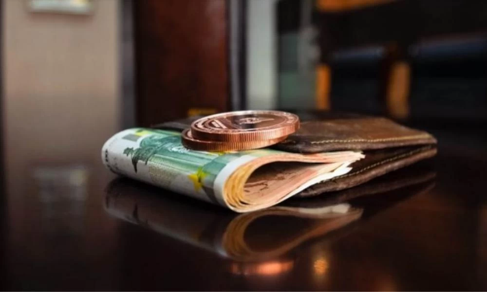 "Παγώνει" ο κατώτατος μισθός: Στις 26 Ιουλίου στο υπουργικό συμβούλιο οι αποφάσεις